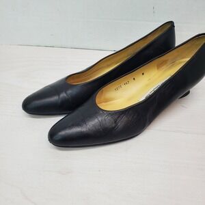Evan Picone Black Leather Feather Construction Classic Pumps Heels Size 9N
